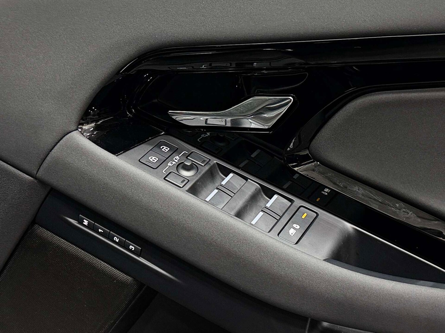 Used Land Rover Range Rover Evoque 2025 for sale - 77224820: Photo 40