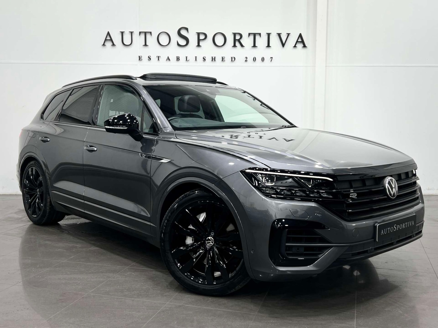 Used Volkswagen Touareg 2021 for sale - 76611758: Photo 1