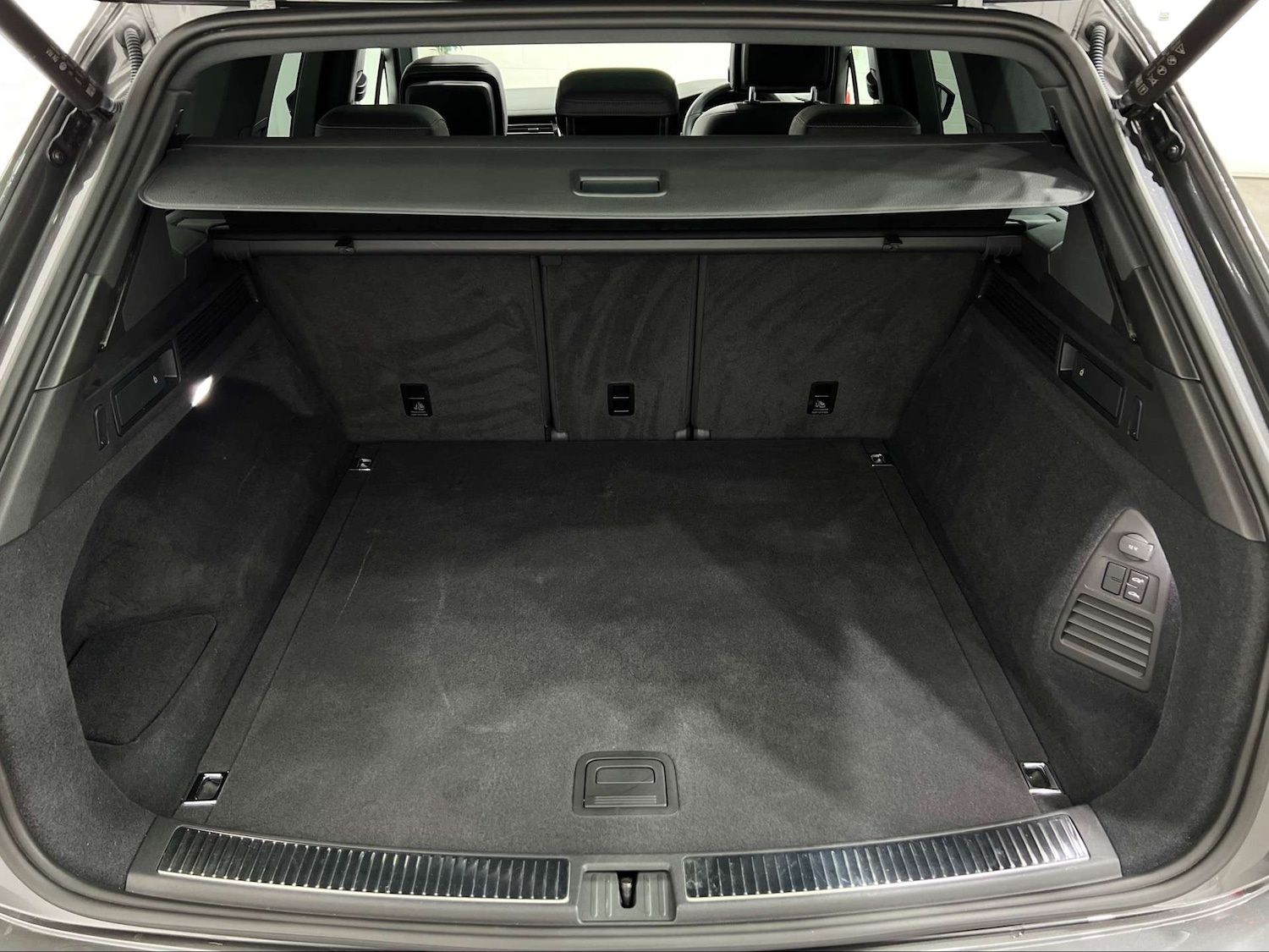 Used Volkswagen Touareg 2021 for sale - 76611758: Photo 20