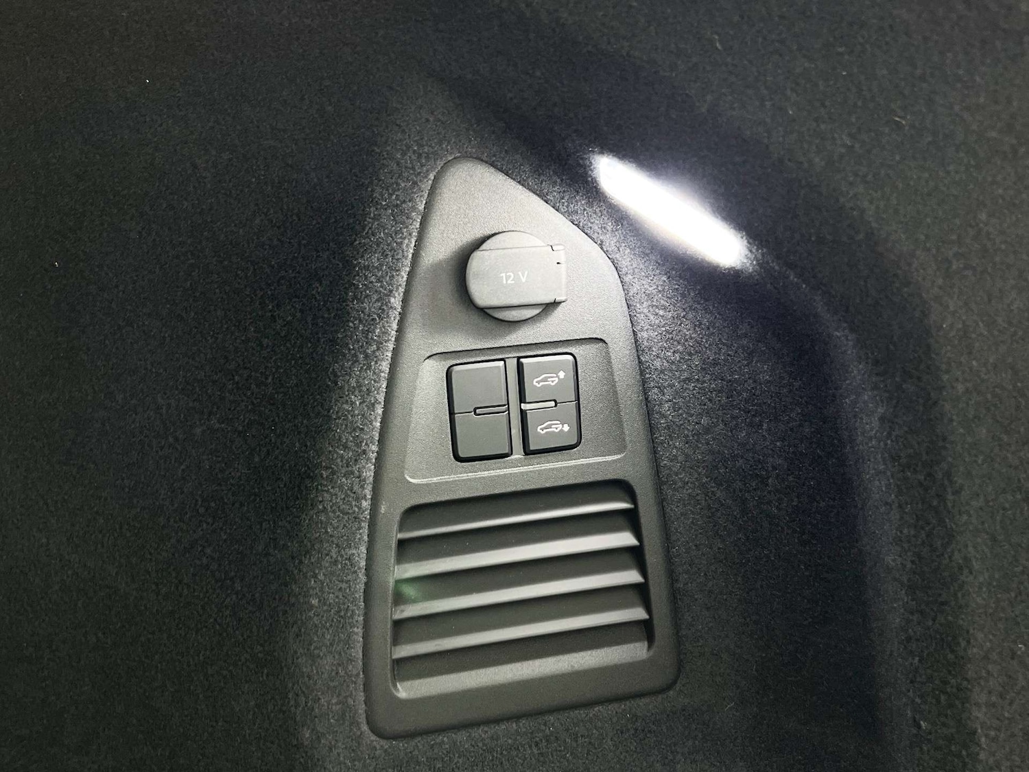 Used Volkswagen Touareg 2021 for sale - 76611758: Photo 22