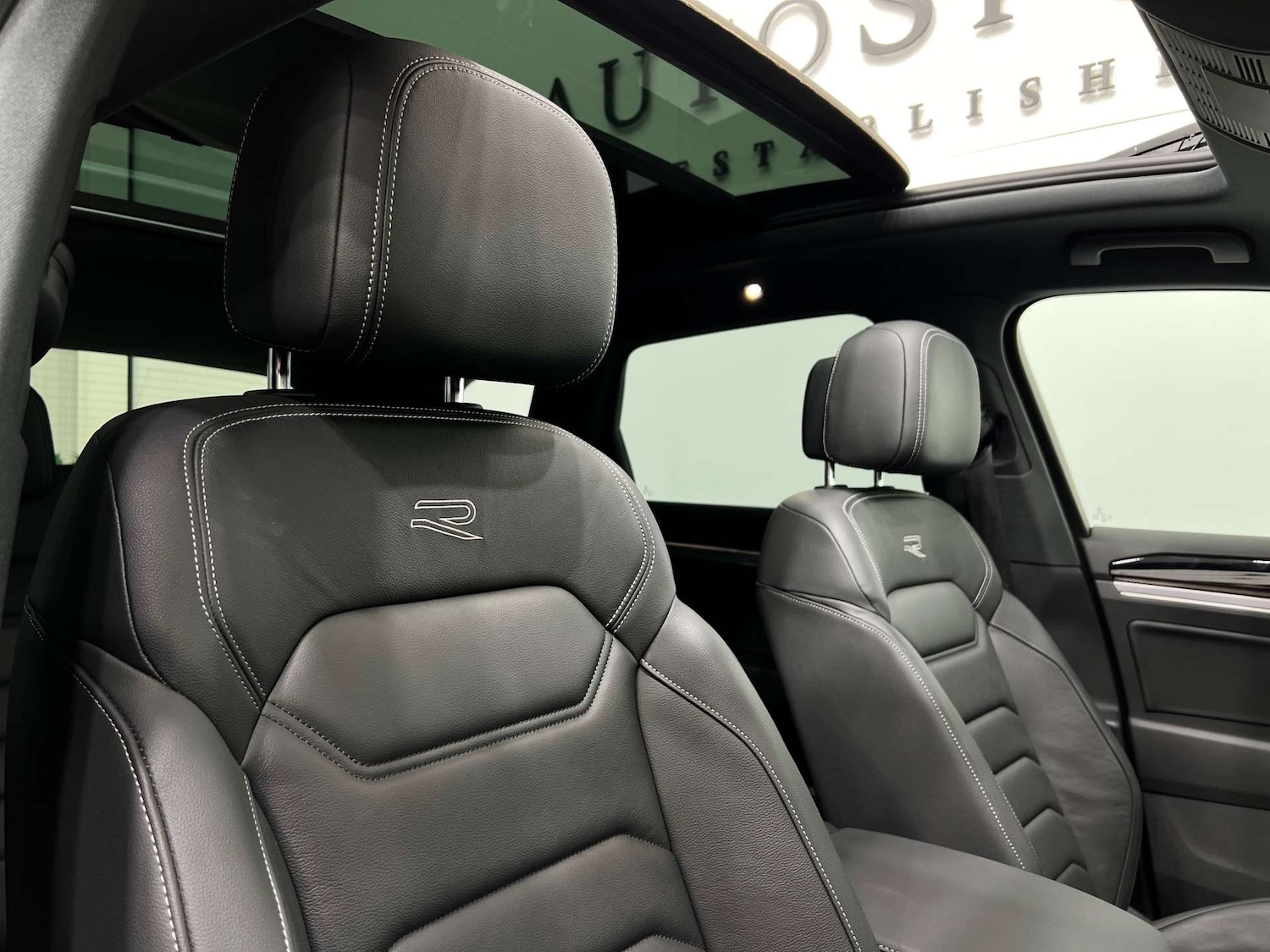 Used Volkswagen Touareg 2021 for sale - 76611758: Photo 35