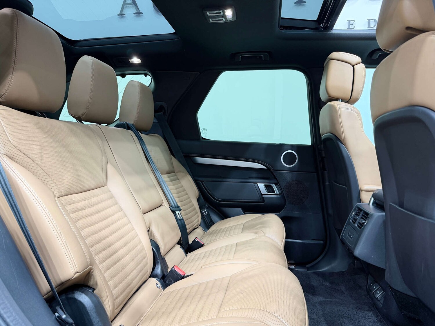 Used Land Rover Discovery 2023 for sale - 76724048: Photo 17