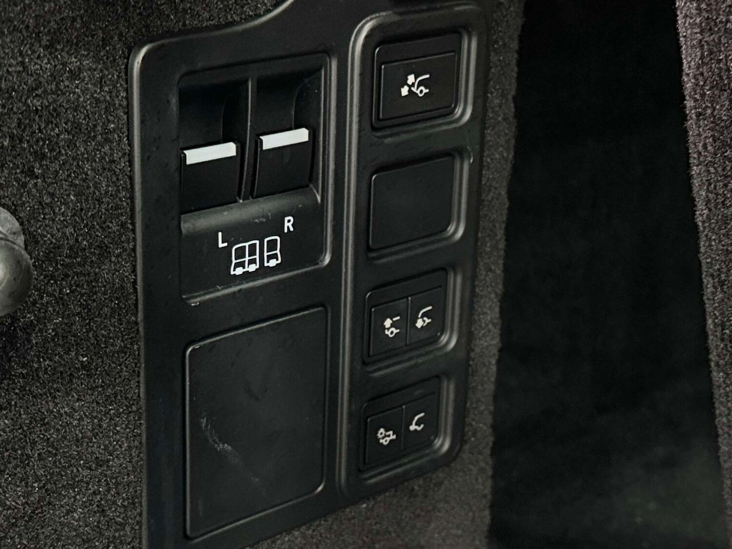 Used Land Rover Discovery 2023 for sale - 76724048: Photo 31