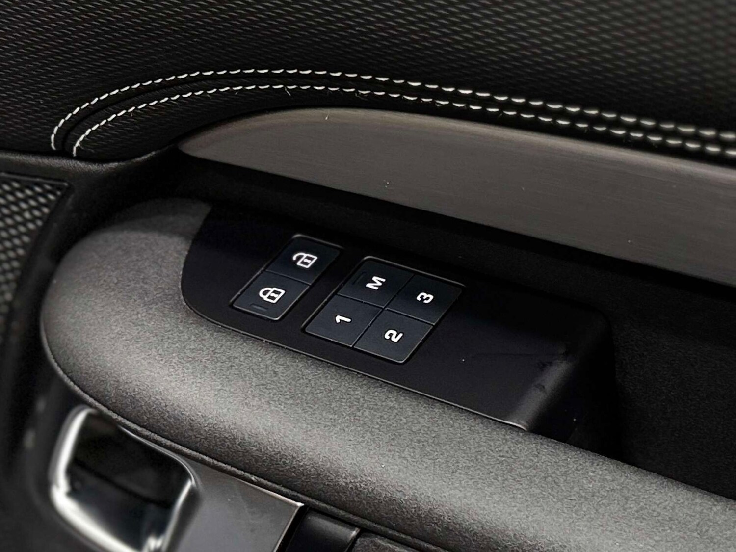 Used Land Rover Discovery 2023 for sale - 76724048: Photo 41