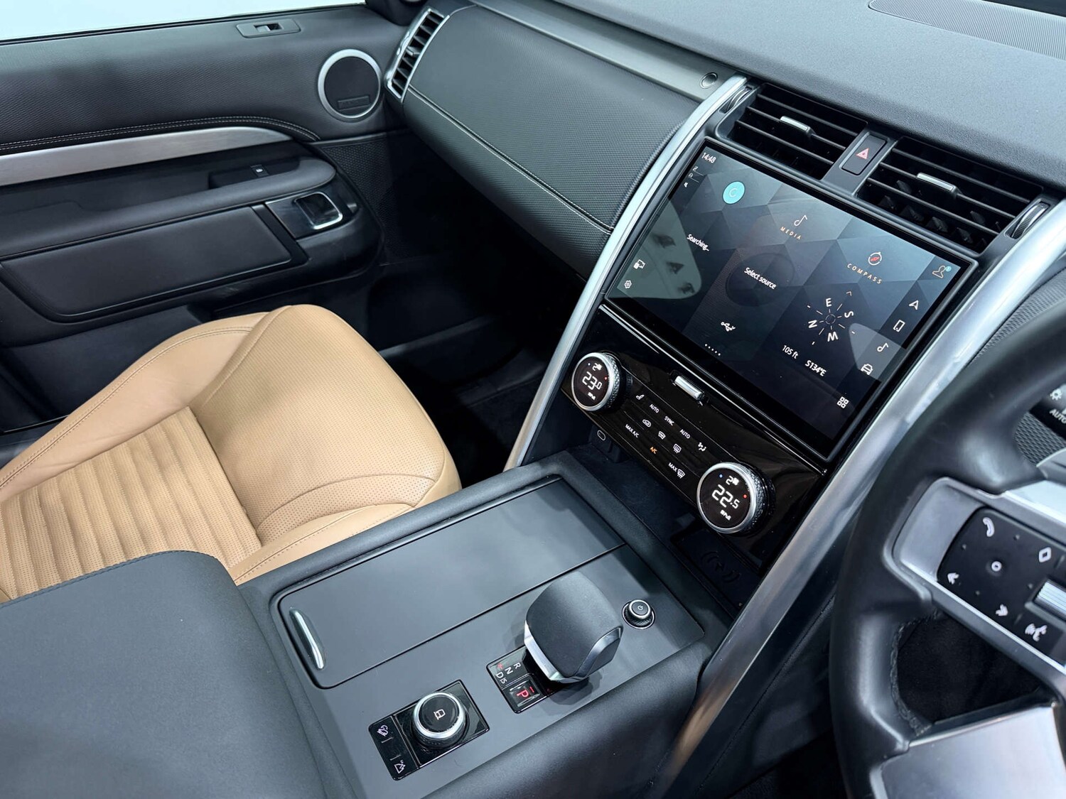 Used Land Rover Discovery 2023 for sale - 76724048: Photo 45