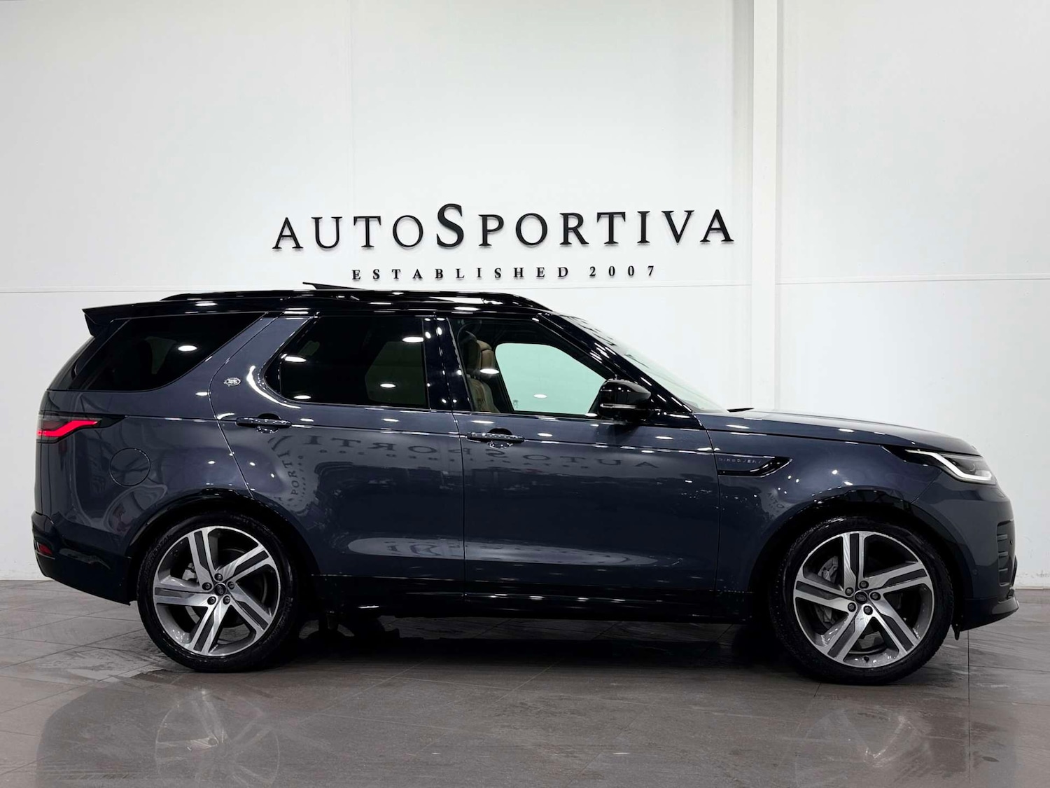 Used Land Rover Discovery 2023 for sale - 76724048: Photo 6