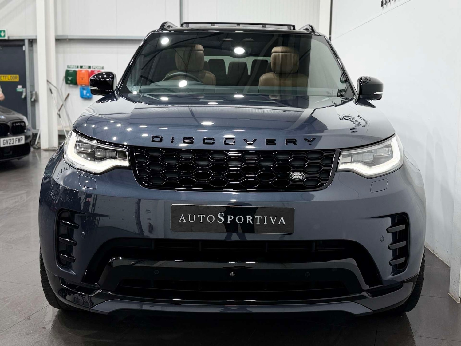 Used Land Rover Discovery 2023 for sale - 76724048: Photo 8