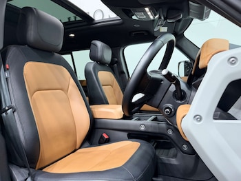 Used Land Rover Defender 2024 for sale - 78738794: Photo