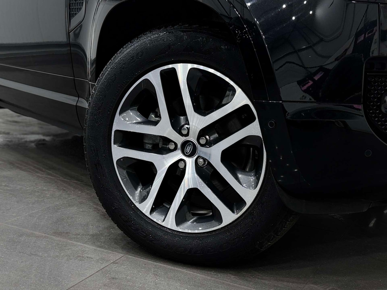 Used Land Rover Defender 2023 for sale - 77833949: Photo 13