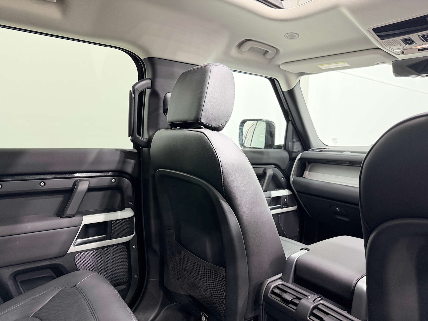 Used Land Rover Defender 2023 for sale - 77833949: Photo 20