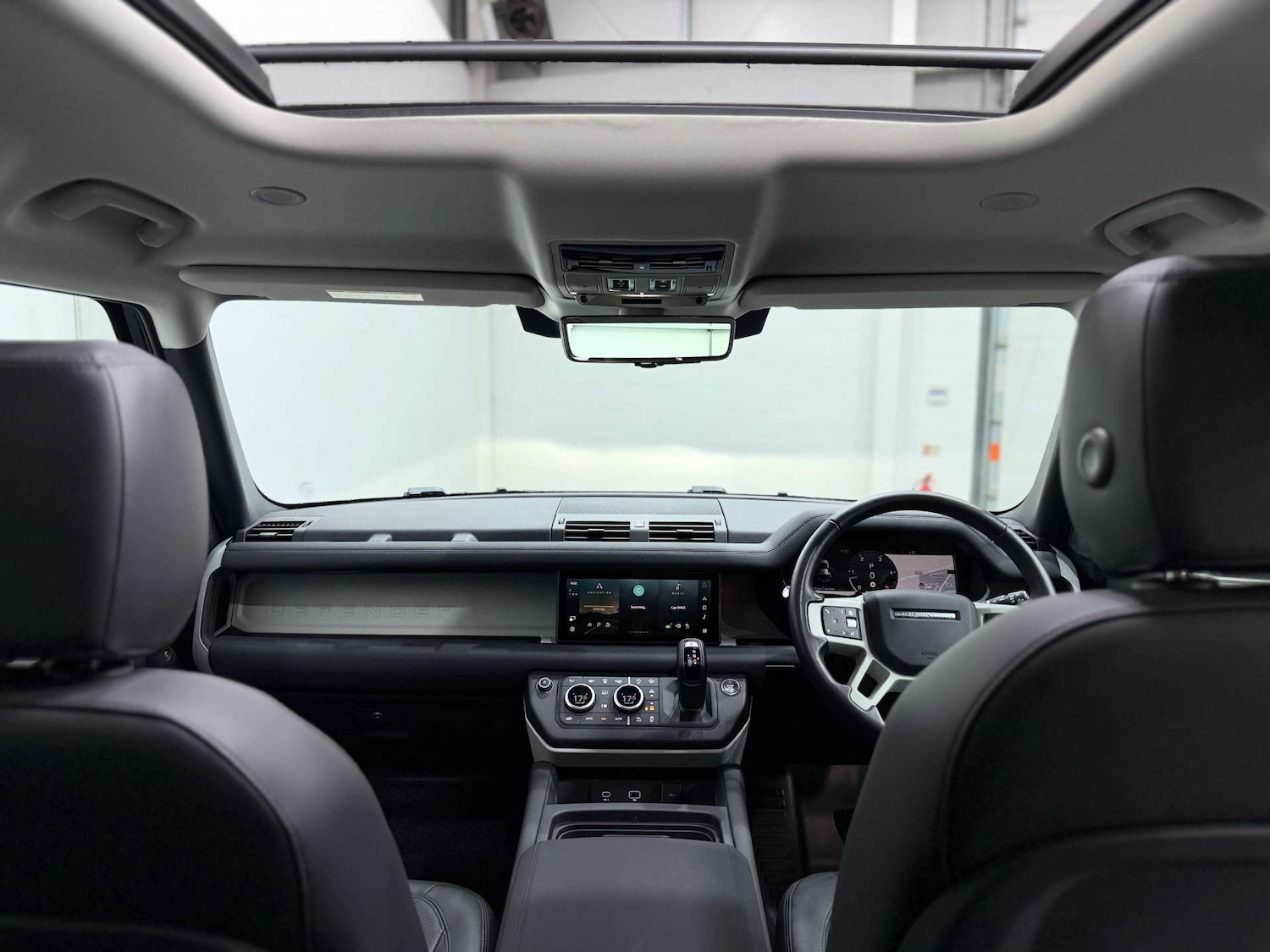 Used Land Rover Defender 2023 for sale - 77833949: Photo 21