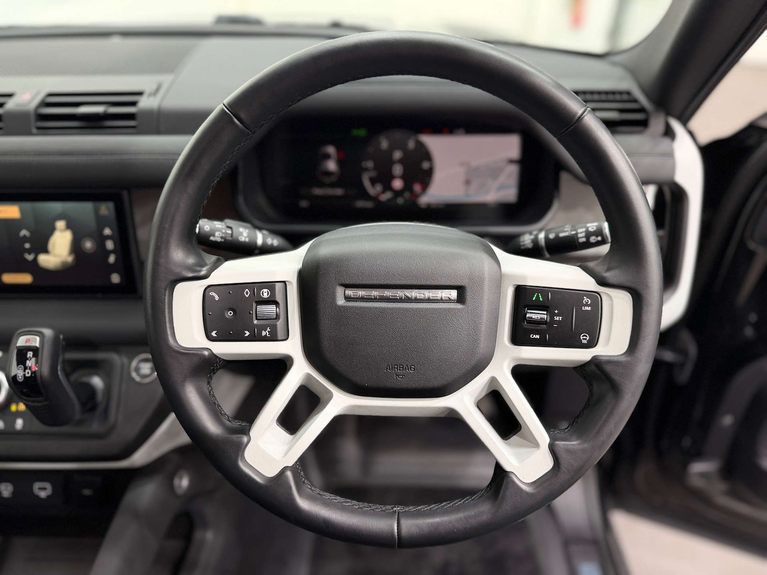 Used Land Rover Defender 2023 for sale - 77833949: Photo 24