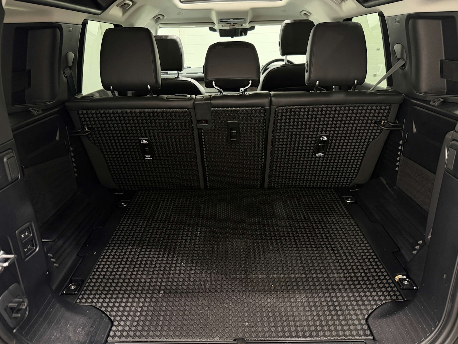 Used Land Rover Defender 2023 for sale - 77833949: Photo 27