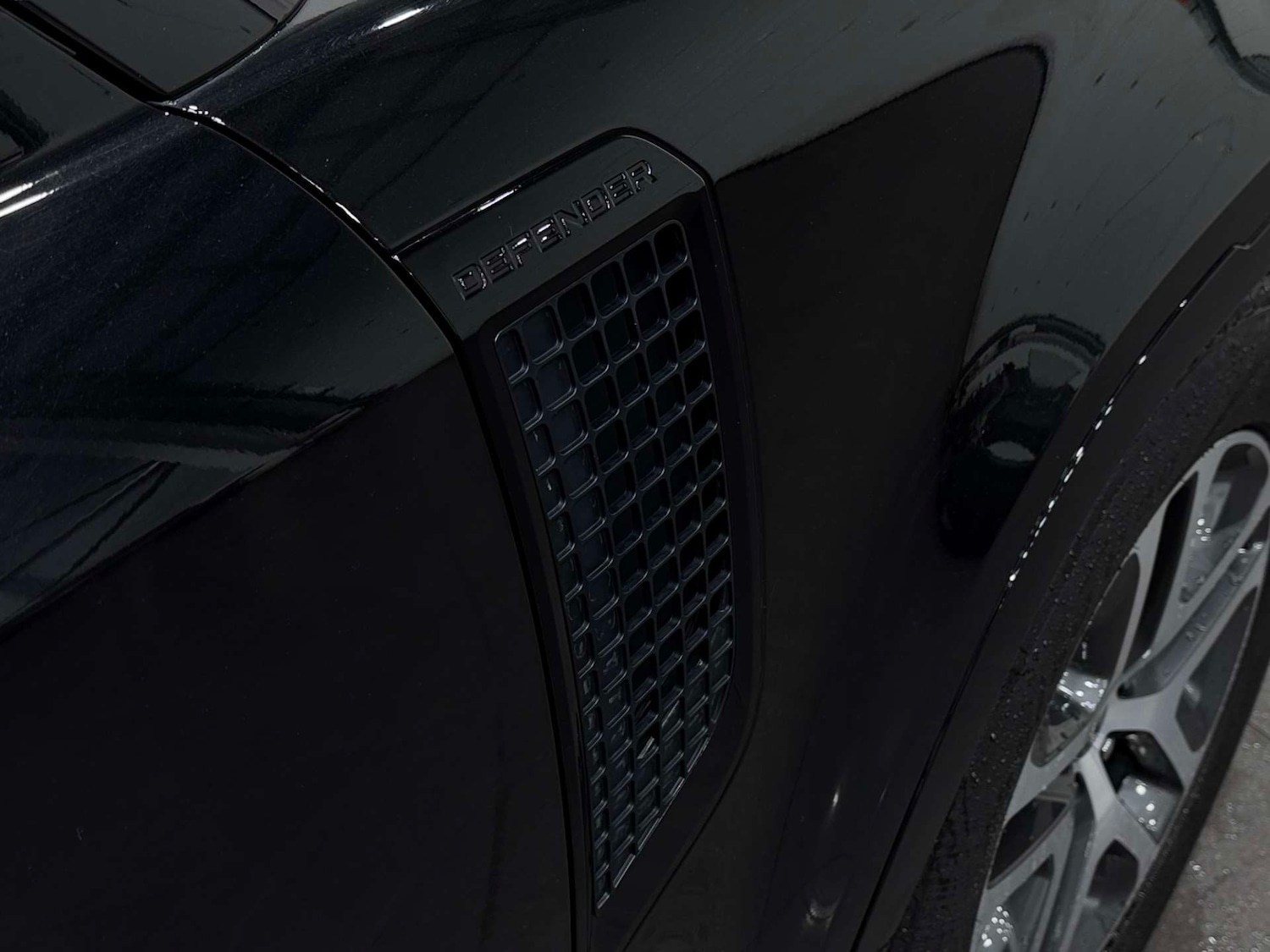 Used Land Rover Defender 2023 for sale - 77833949: Photo 30