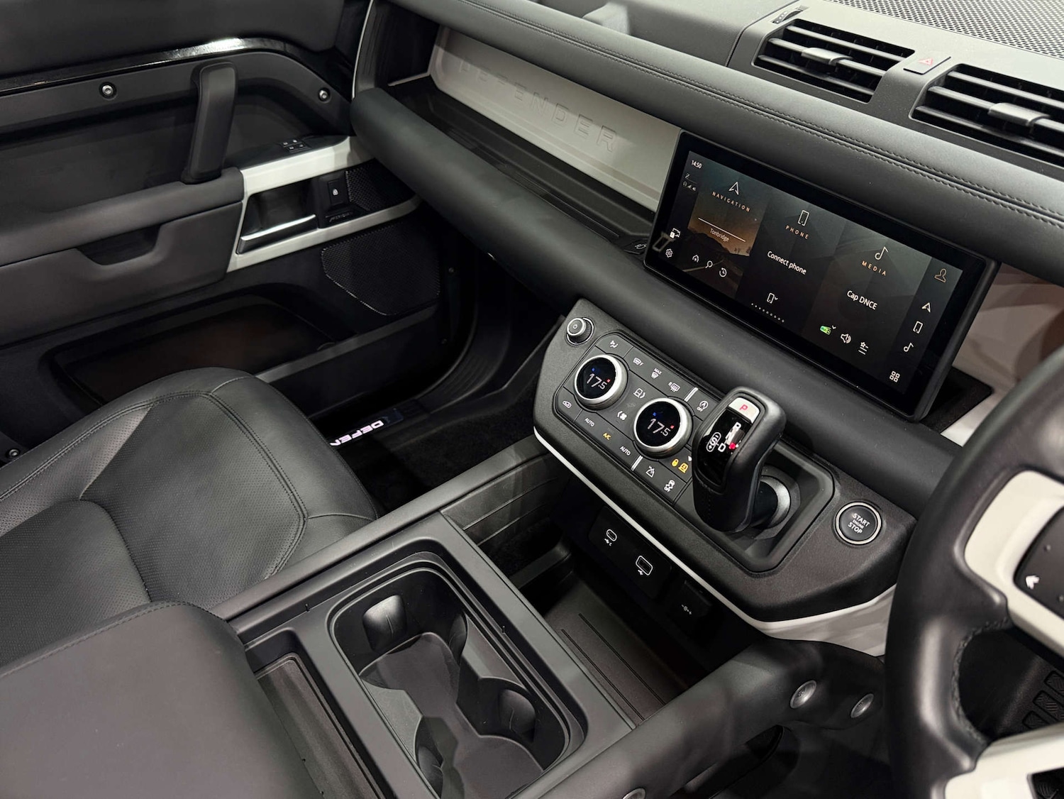 Used Land Rover Defender 2023 for sale - 77833949: Photo 34