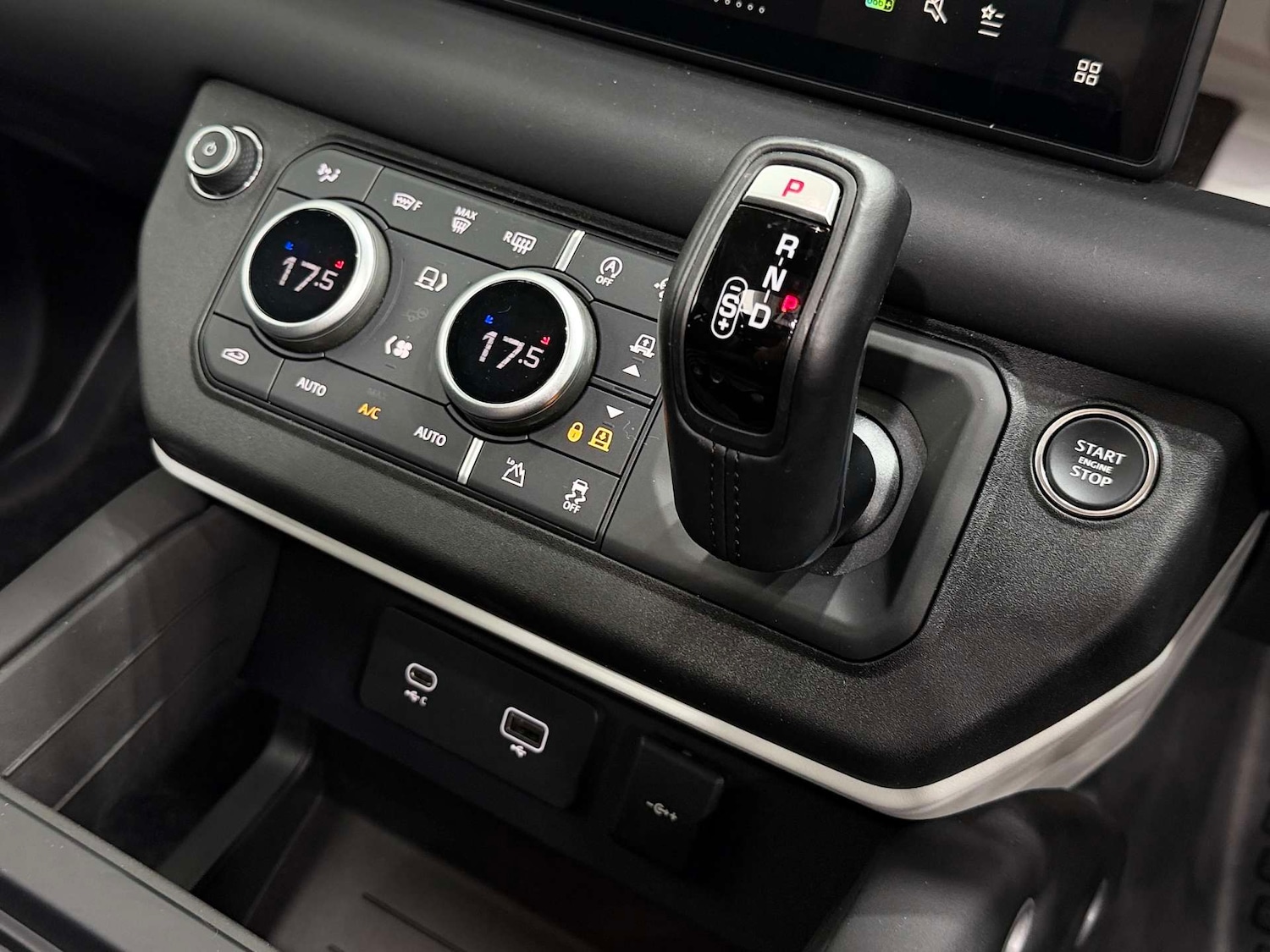 Used Land Rover Defender 2023 for sale - 77833949: Photo 35