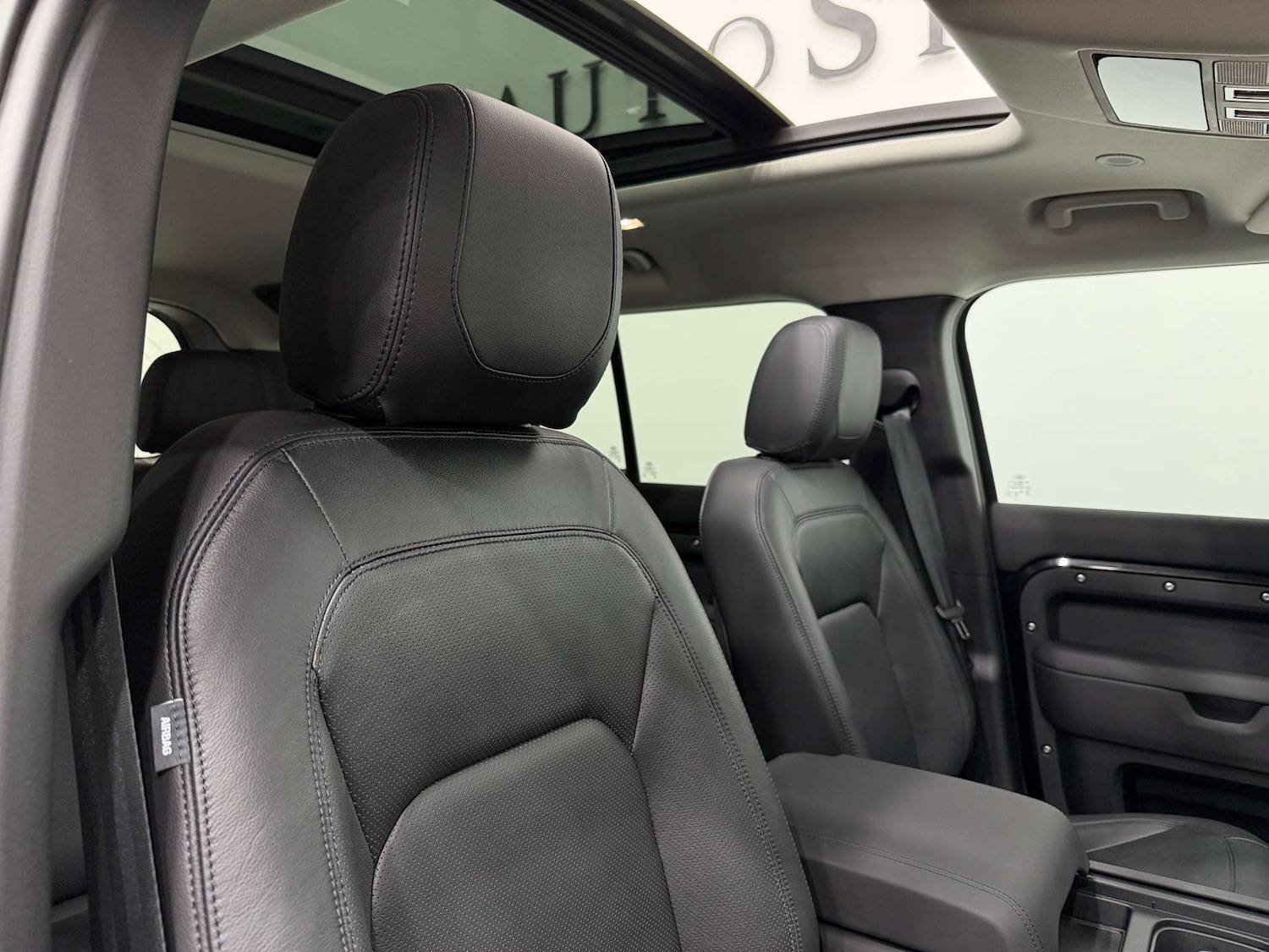 Used Land Rover Defender 2023 for sale - 77833949: Photo 37