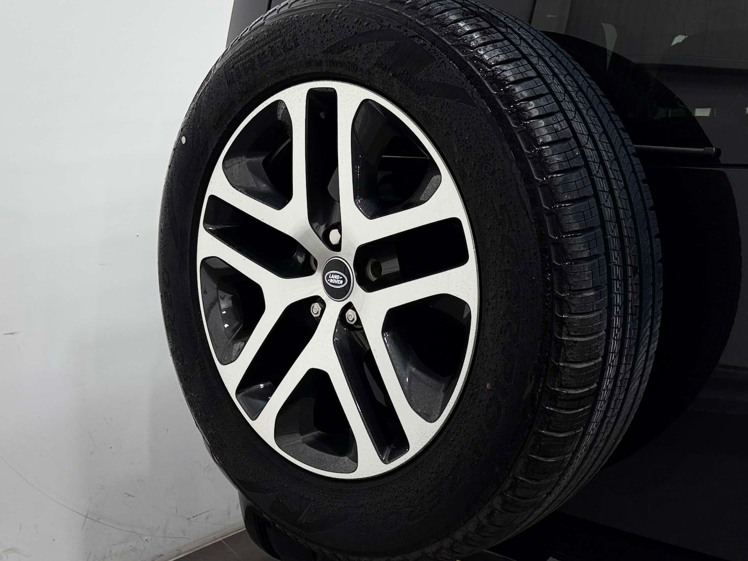 Used Land Rover Defender 2023 for sale - 77833949: Photo 52