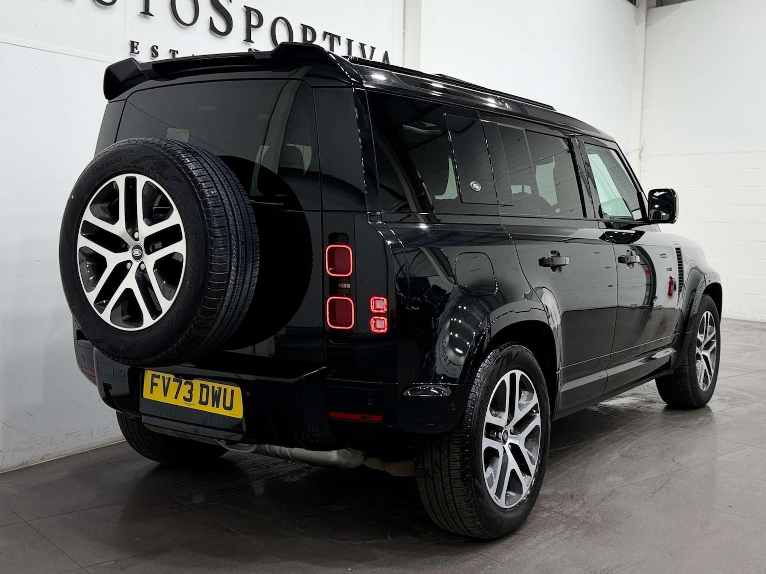 Used Land Rover Defender 2023 for sale - 77833949: Photo 6