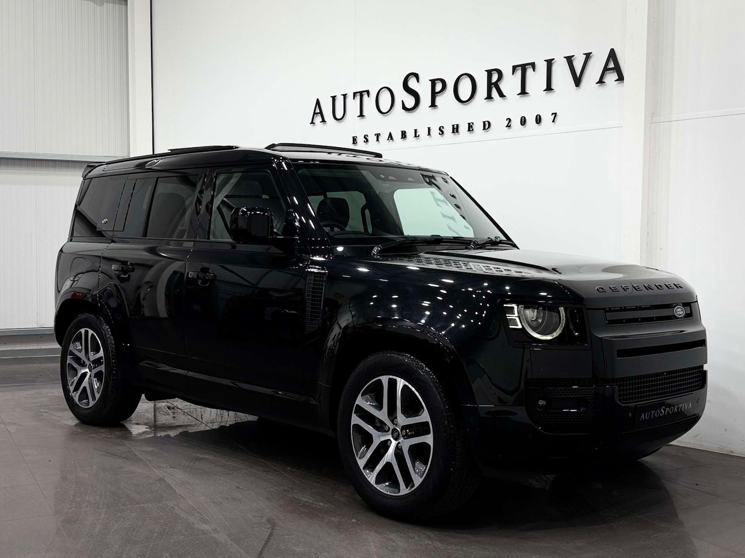 Used Land Rover Defender 2023 for sale - 77833949: Photo 8