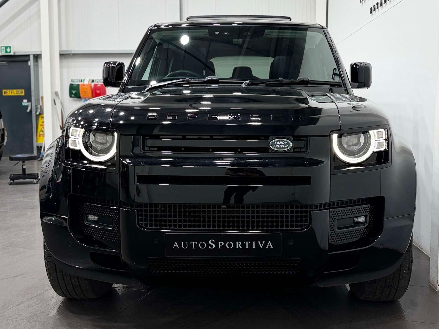 Used Land Rover Defender 2023 for sale - 77833949: Photo 9