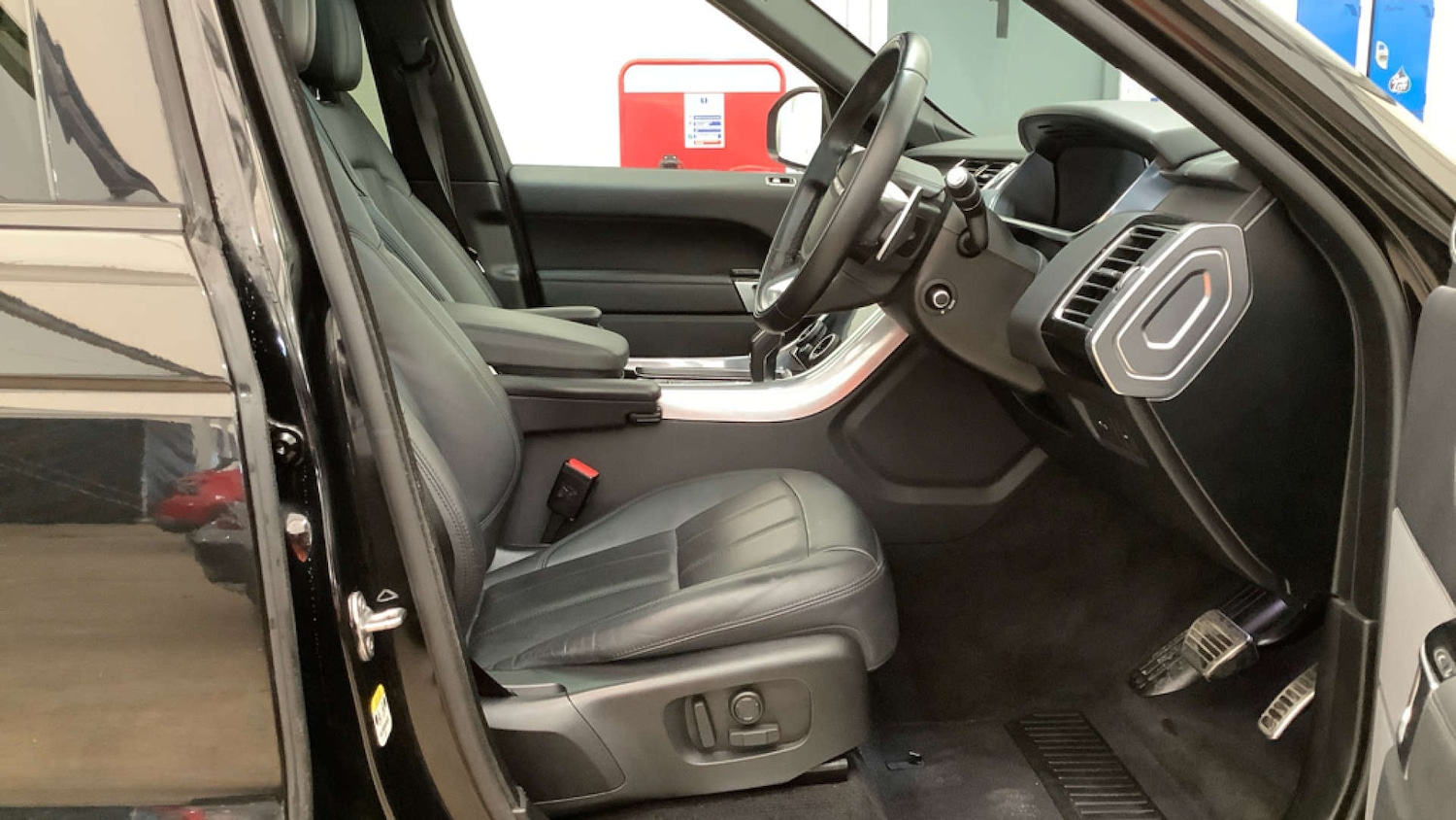 Used Land Rover Range Rover Sport 2022 for sale - 78053130: Photo 2