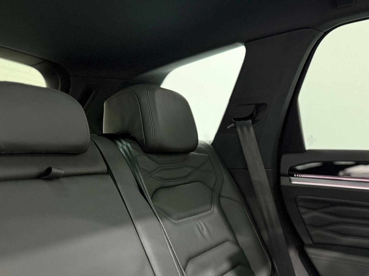 Used Volkswagen Touareg 2024 for sale - 76625876: Photo 17