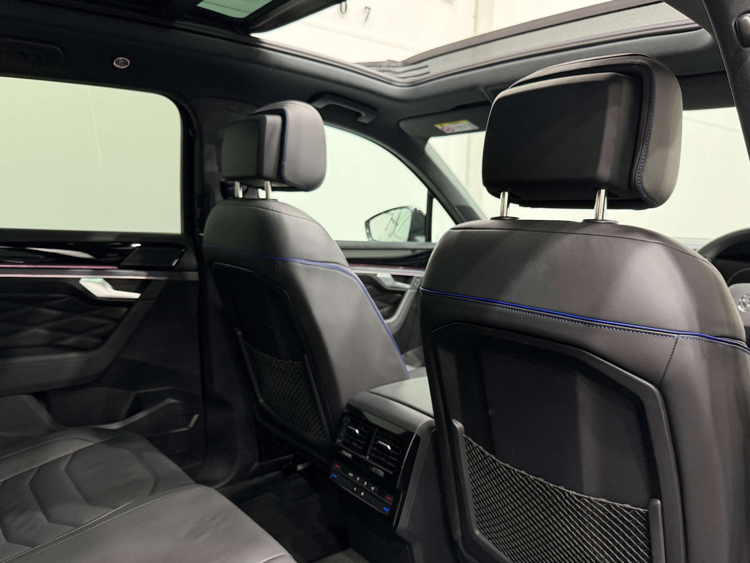 Used Volkswagen Touareg 2024 for sale - 76625876: Photo 18