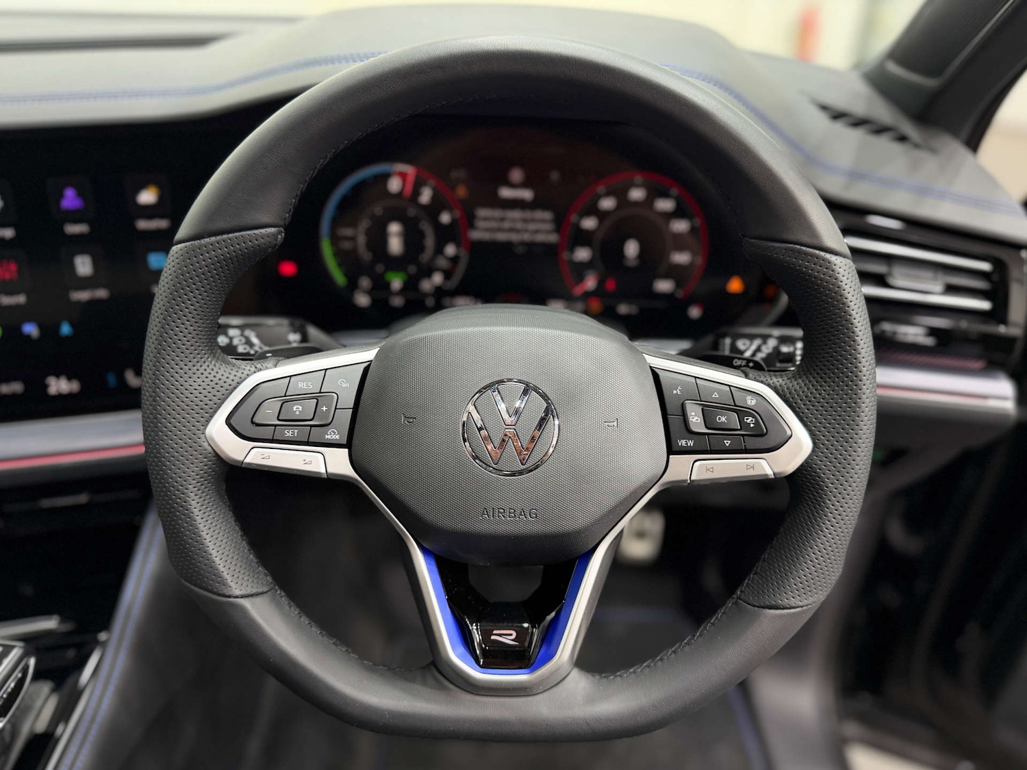 Used Volkswagen Touareg 2024 for sale - 76625876: Photo 24