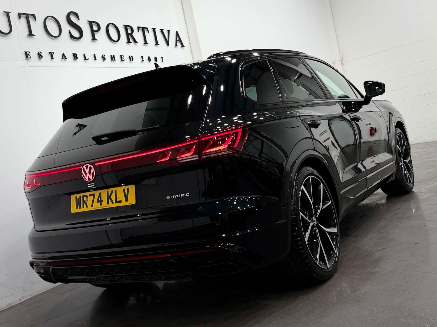 Used Volkswagen Touareg 2024 for sale - 76625876: Photo 27