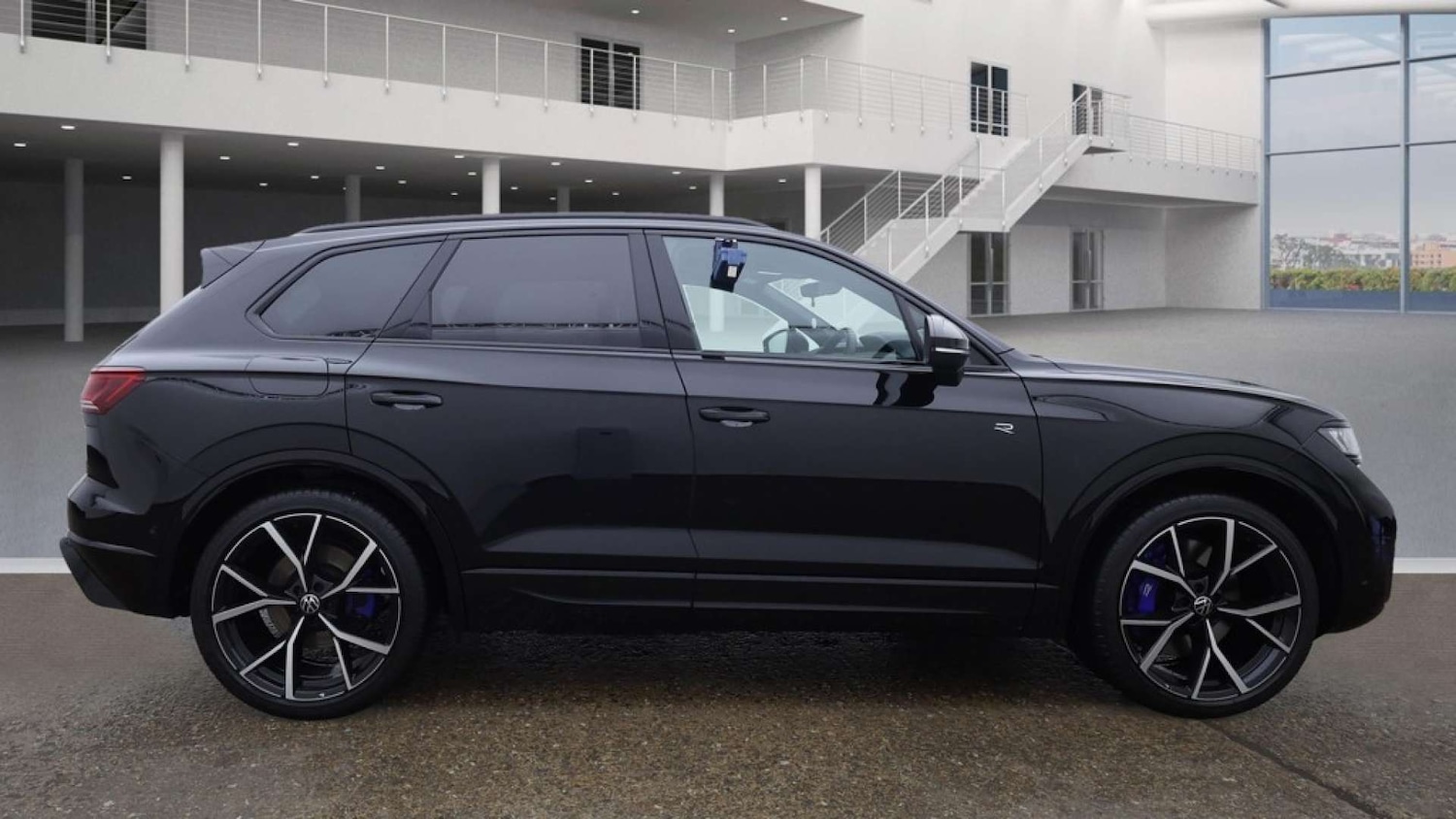 Used Volkswagen Touareg 2024 for sale - 76625876: Photo 3