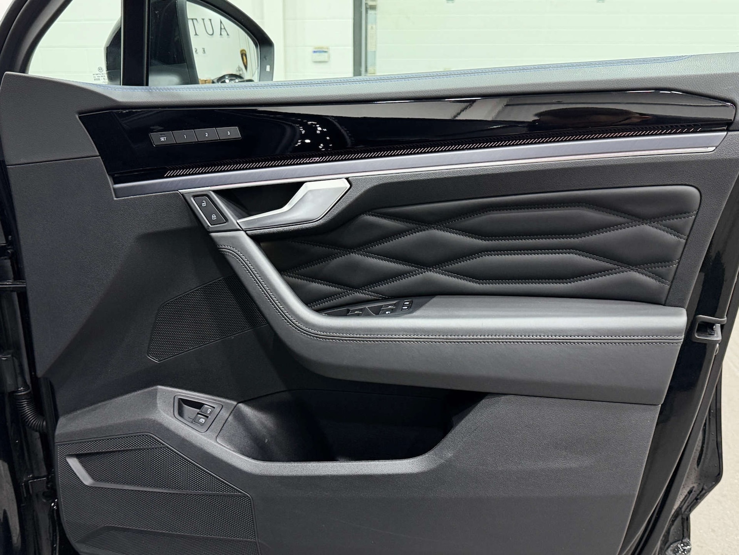 Used Volkswagen Touareg 2024 for sale - 76625876: Photo 37