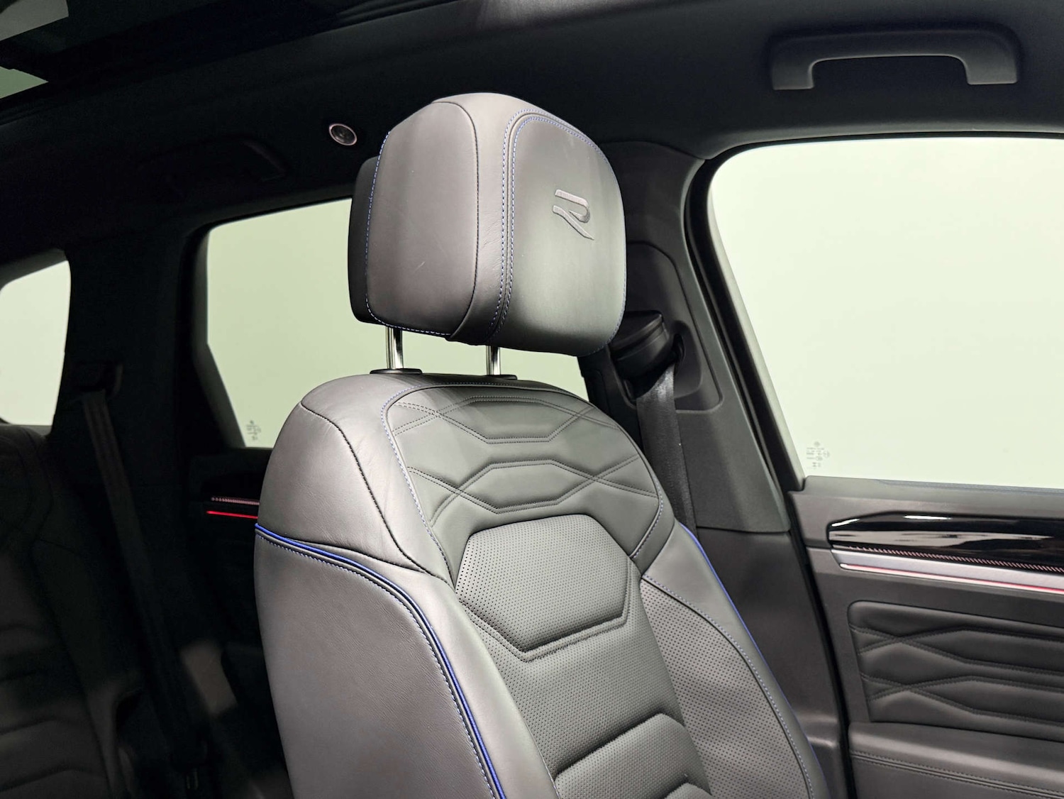 Used Volkswagen Touareg 2024 for sale - 76625876: Photo 43