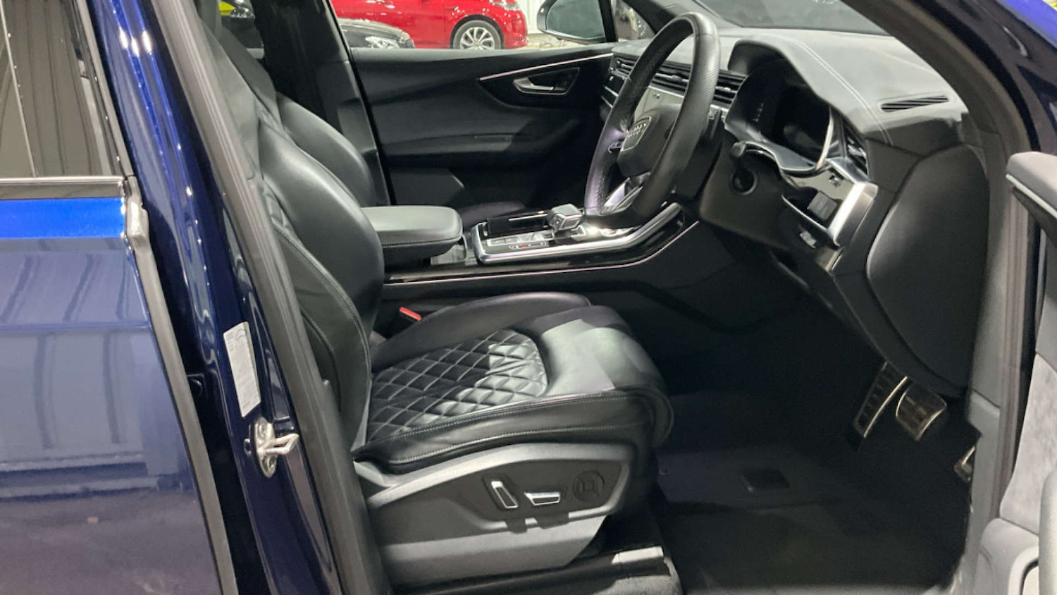 Used Audi Q7 2024 for sale - 76720487: Photo 2