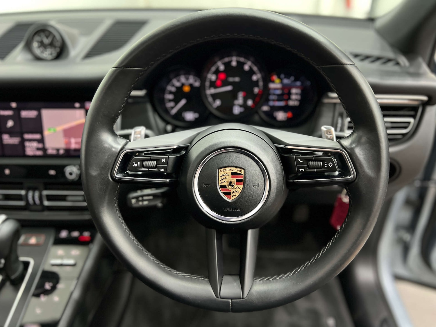 Used Porsche Macan 2021 for sale - 76277560: Photo 16