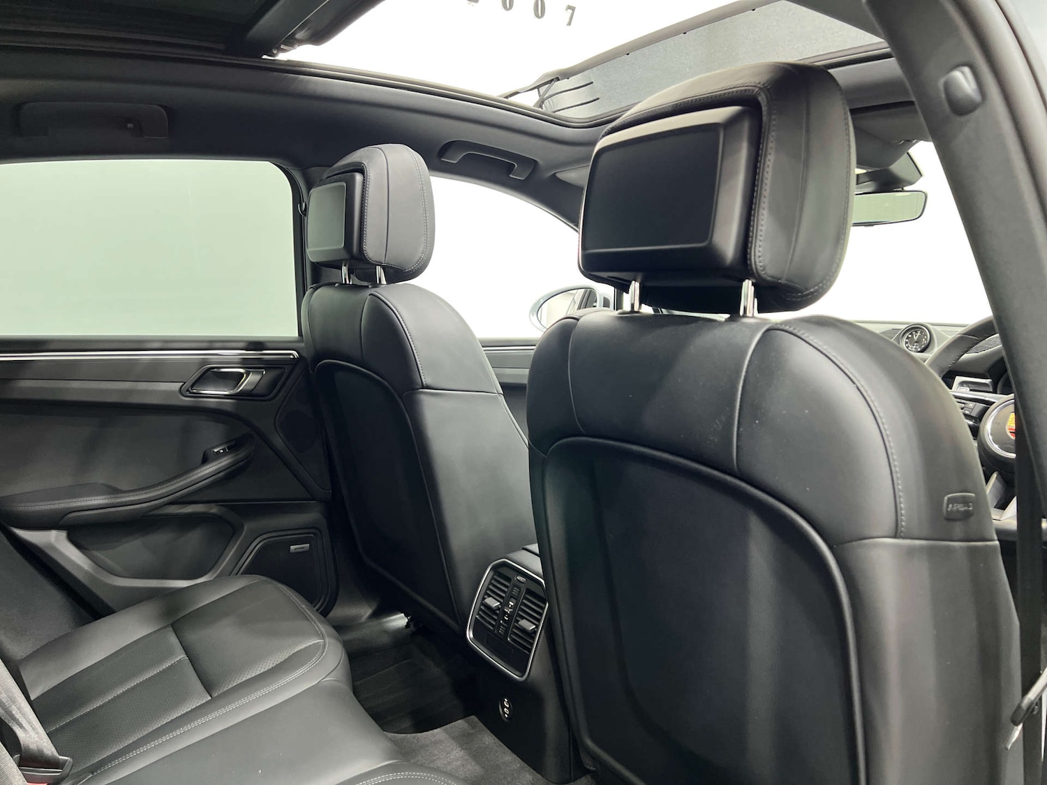 Used Porsche Macan 2021 for sale - 76277560: Photo 20