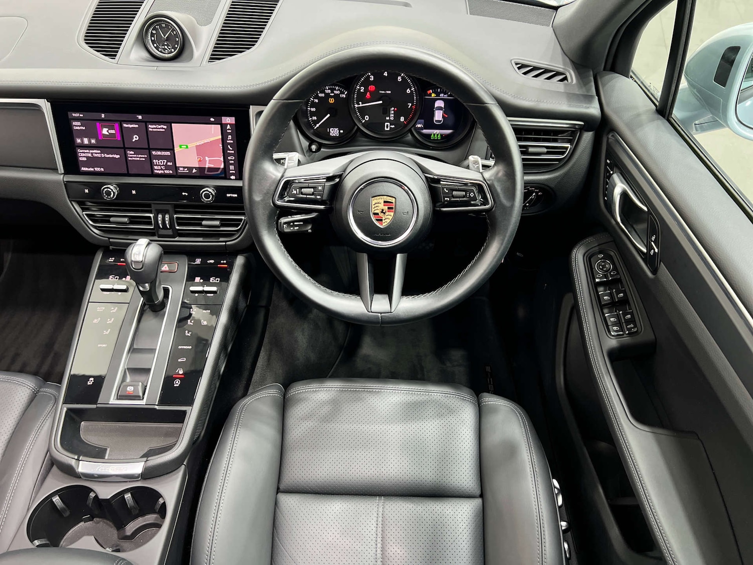 Used Porsche Macan 2021 for sale - 76277560: Photo 24