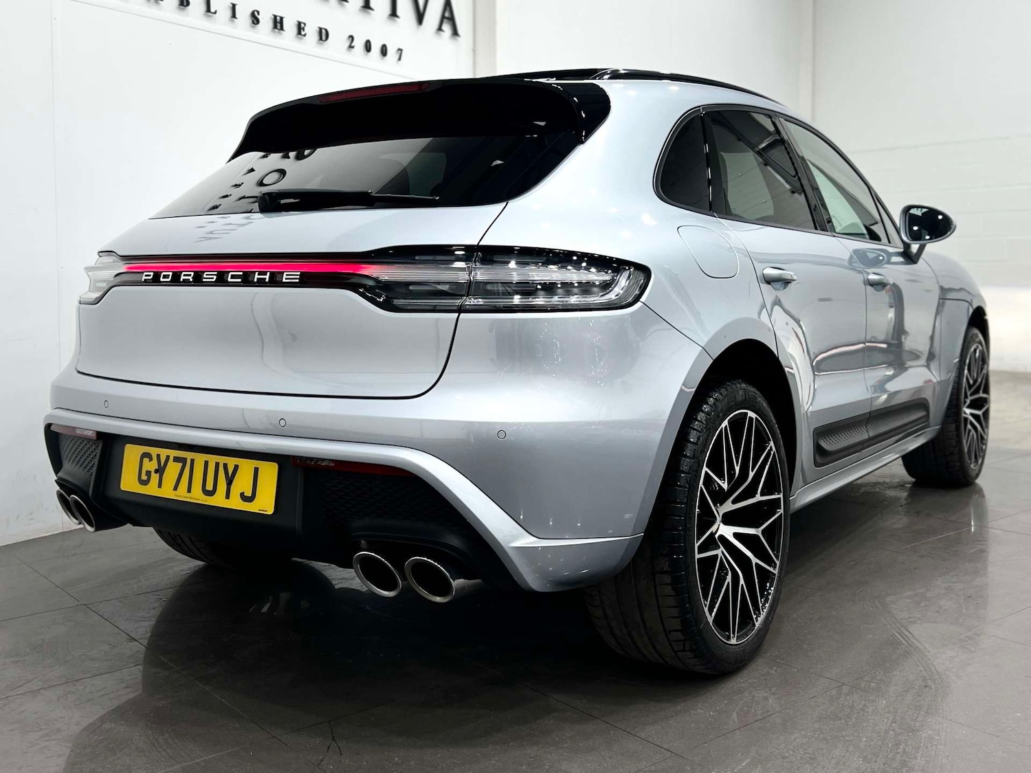 Used Porsche Macan 2021 for sale - 76277560: Photo 5