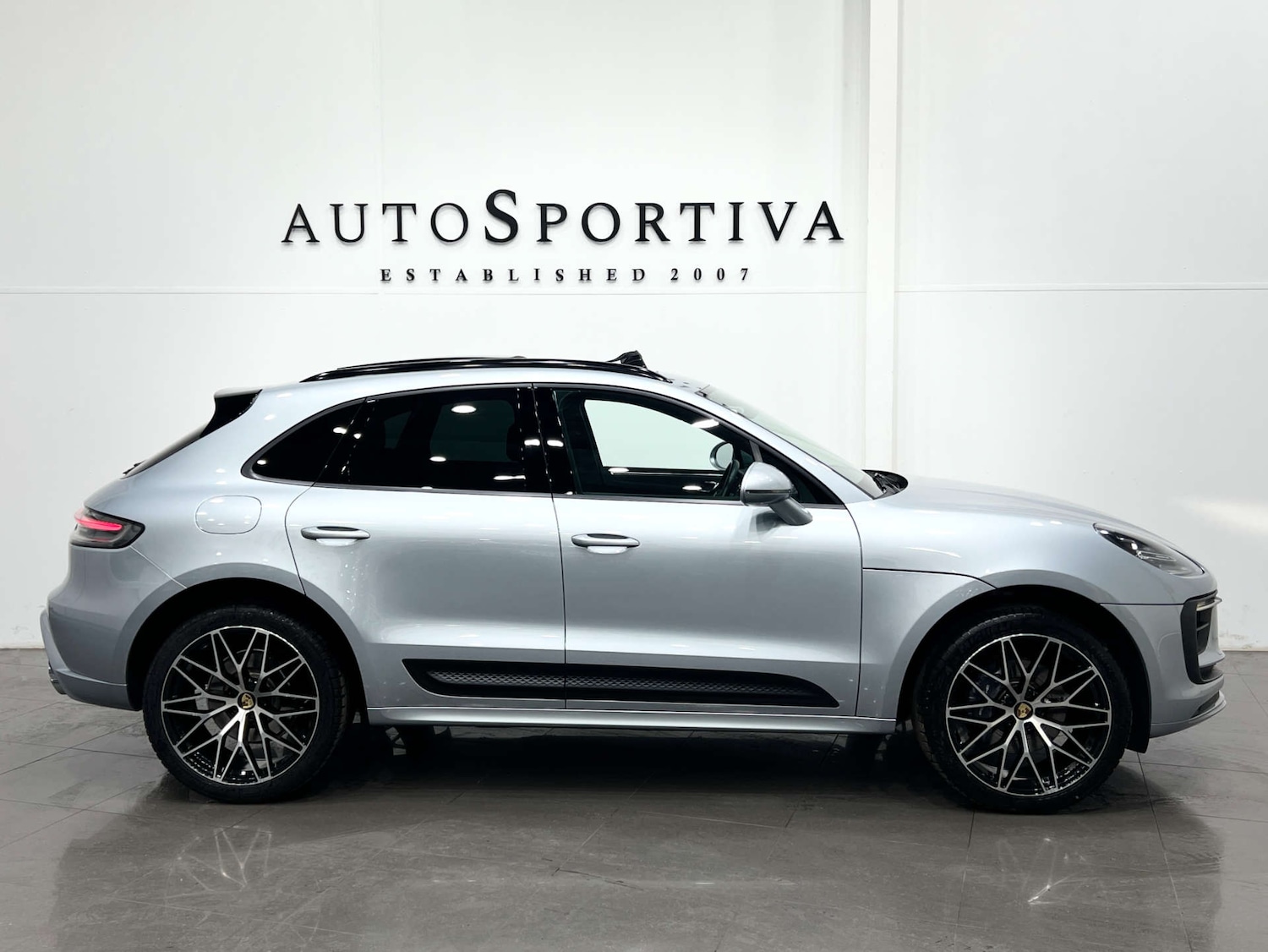 Used Porsche Macan 2021 for sale - 76277560: Photo 6
