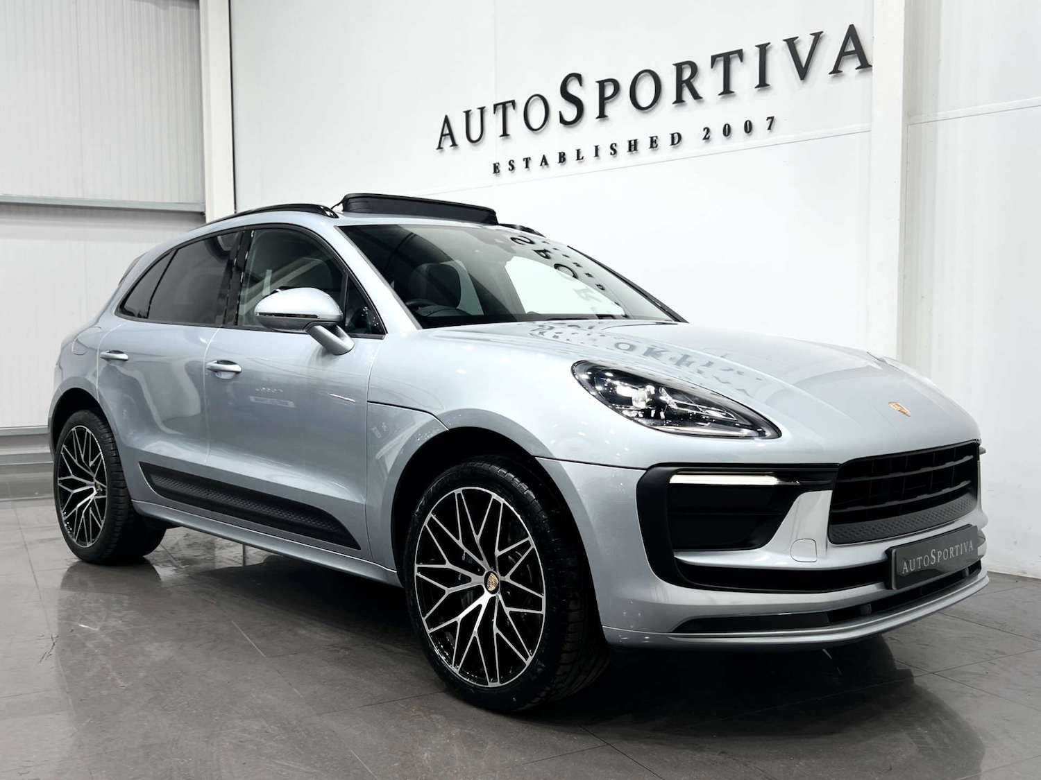 Used Porsche Macan 2021 for sale - 76277560: Photo 7