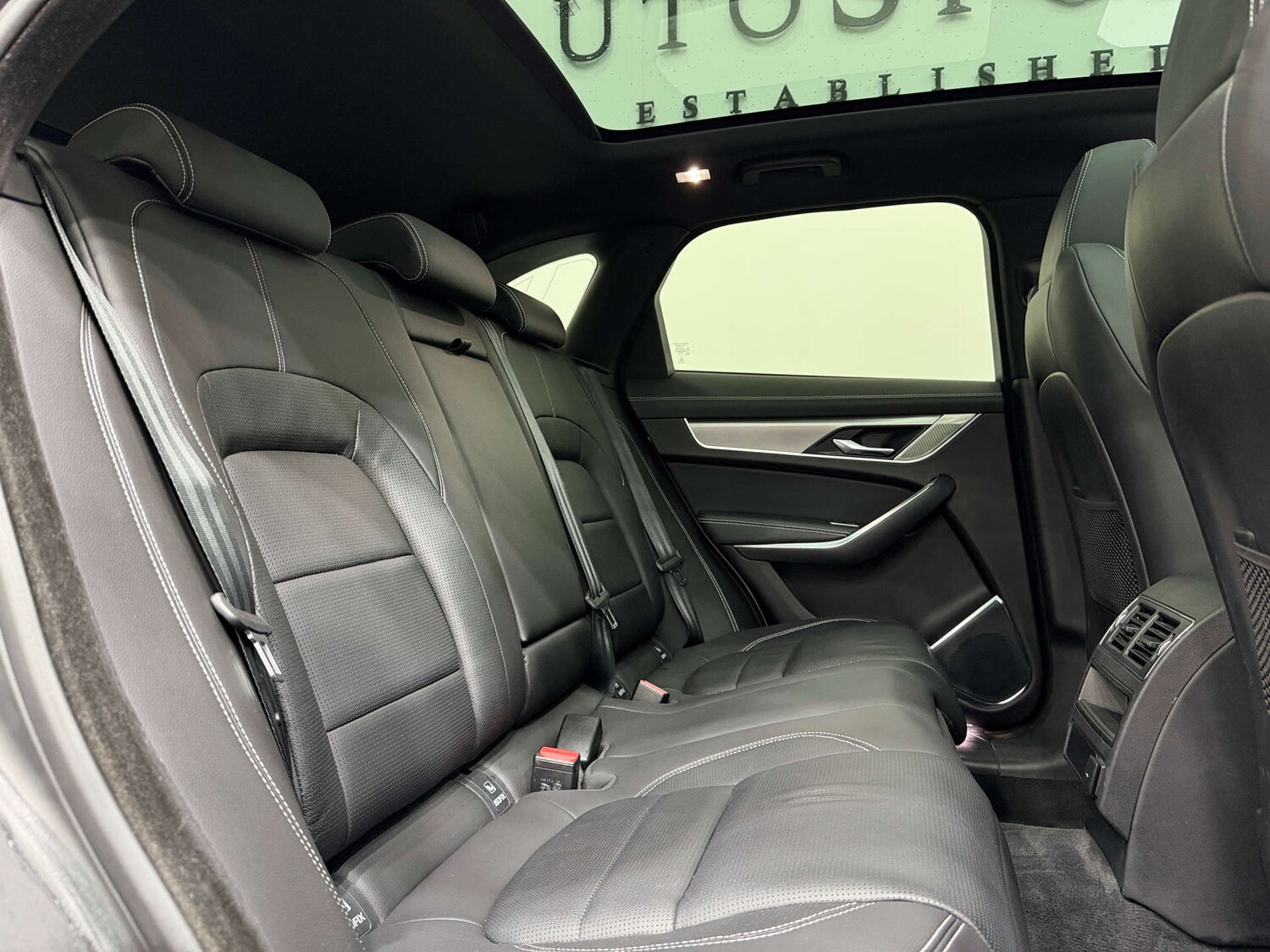 Used Jaguar F-Pace 2022 for sale - 76739852: Photo 16