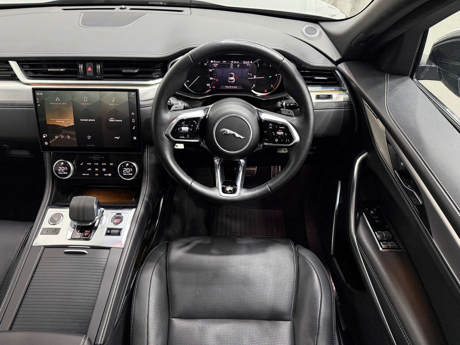 Used Jaguar F-Pace 2022 for sale - 76739852: Photo 23