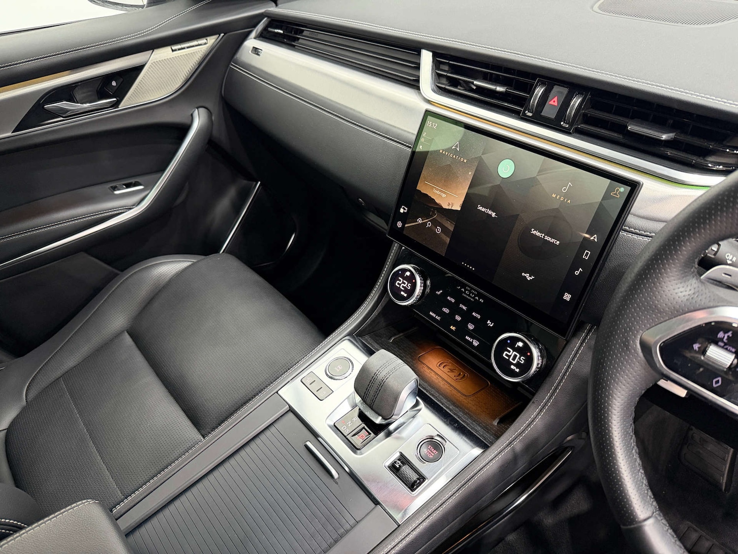 Used Jaguar F-Pace 2022 for sale - 76739852: Photo 44