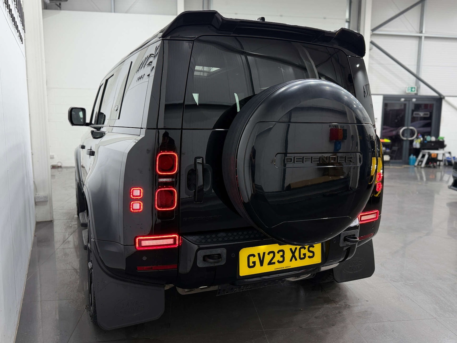 Used Land Rover Defender 2023 for sale - 77998523: Photo 11