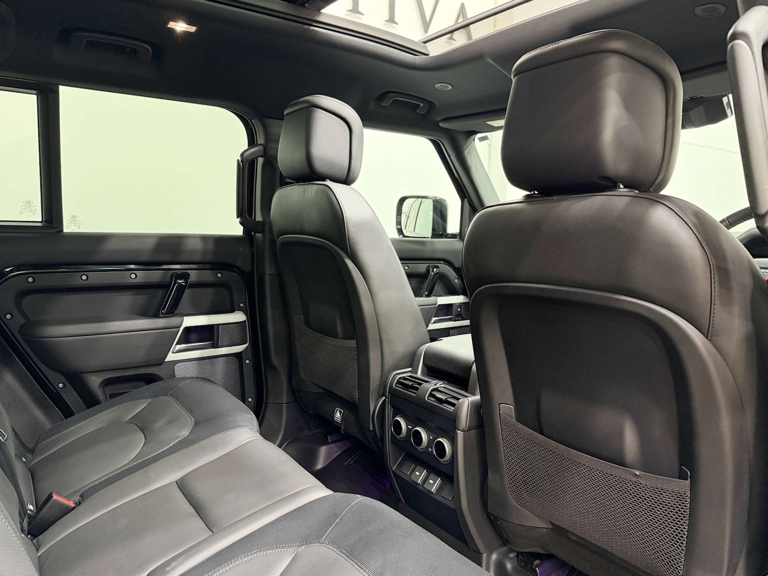 Used Land Rover Defender 2023 for sale - 77998523: Photo 19