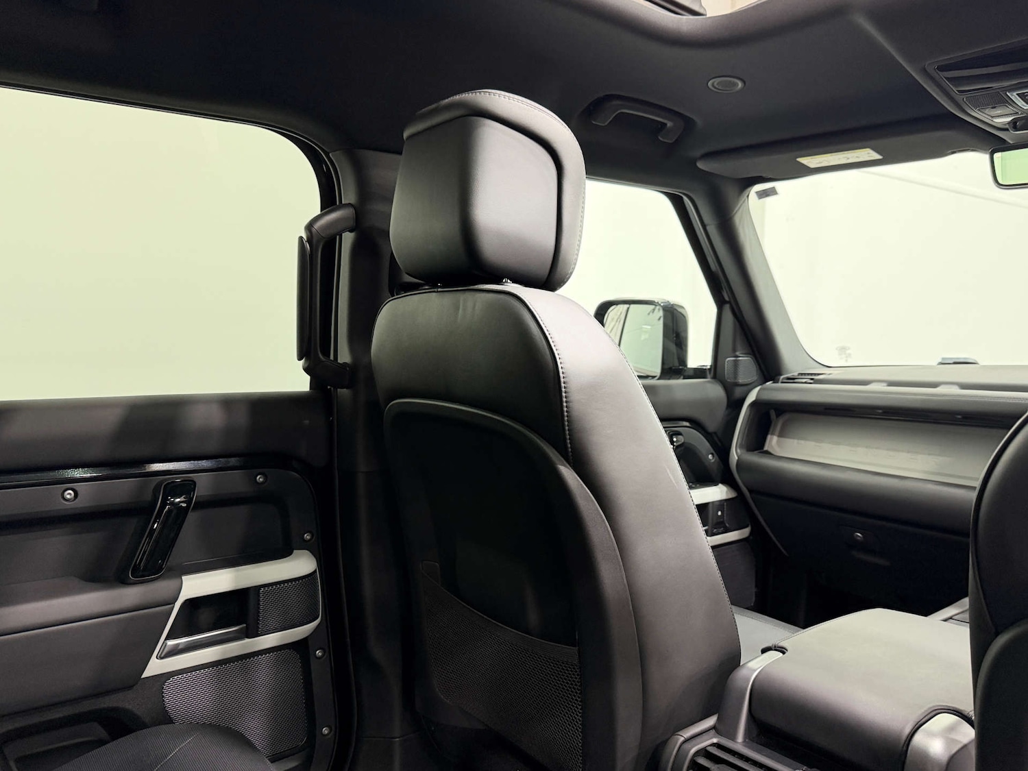 Used Land Rover Defender 2023 for sale - 77998523: Photo 20