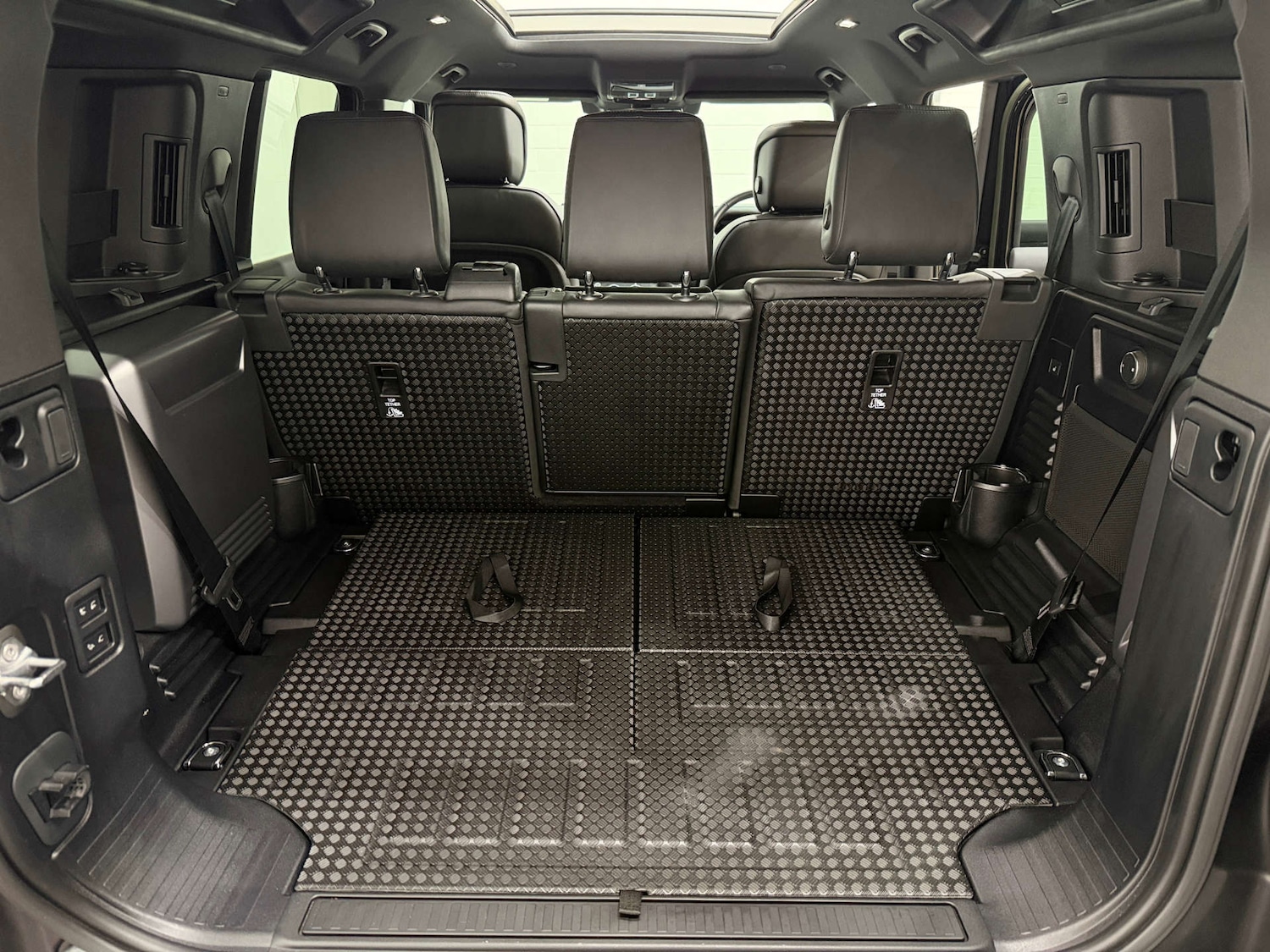 Used Land Rover Defender 2023 for sale - 77998523: Photo 30