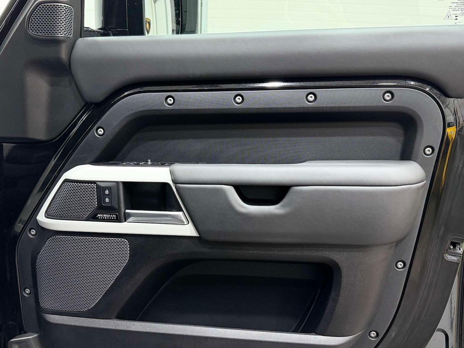 Used Land Rover Defender 2023 for sale - 77998523: Photo 44