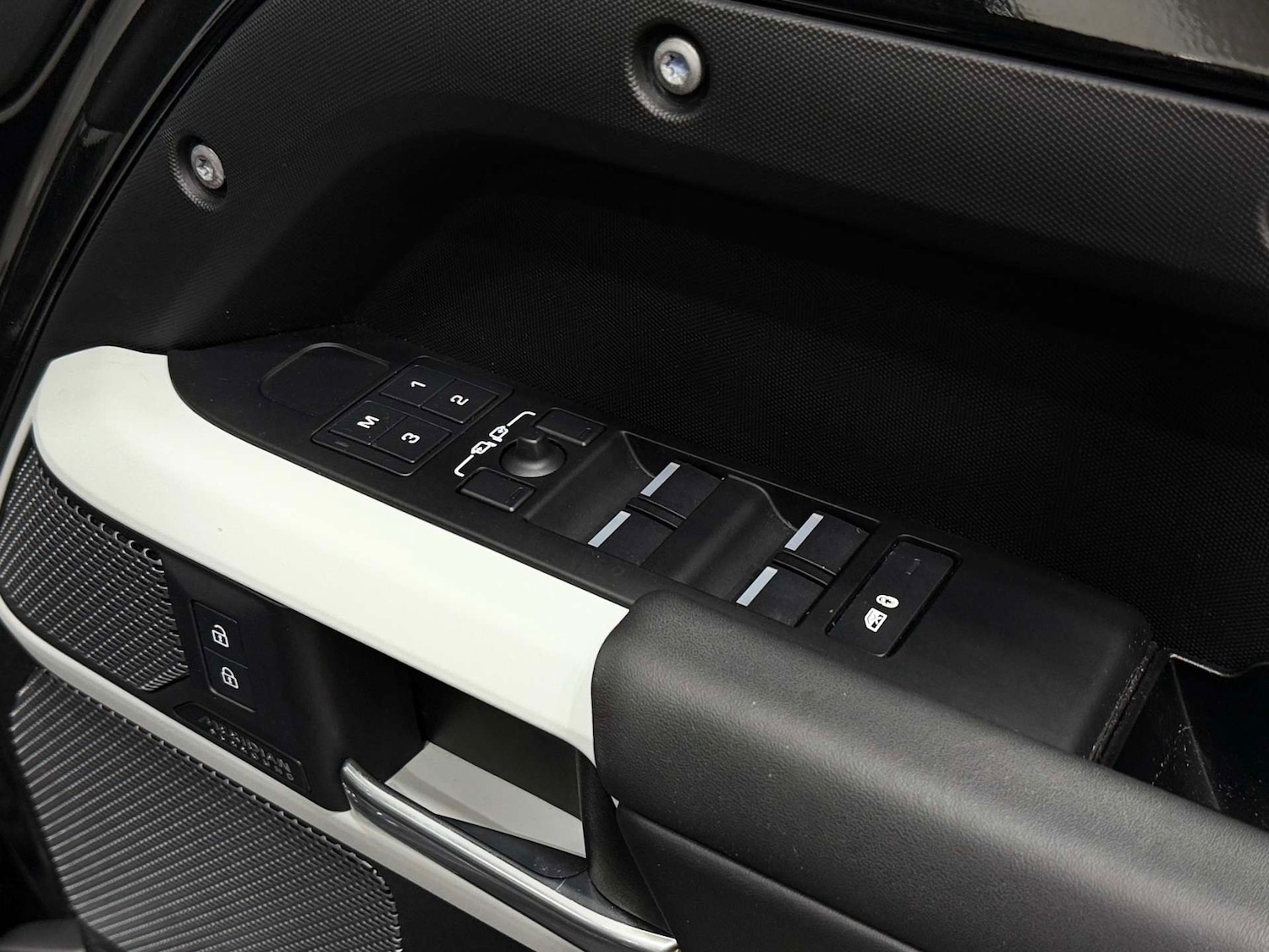 Used Land Rover Defender 2023 for sale - 77998523: Photo 45