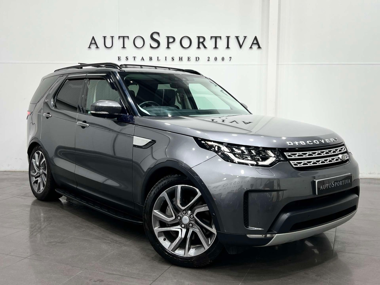 Used Land Rover Discovery 2018 for sale - 76343762: Photo 1